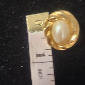 KJL by Avon Gold Tone Twist Oval Faux Pearl Stud Earrings Vintage